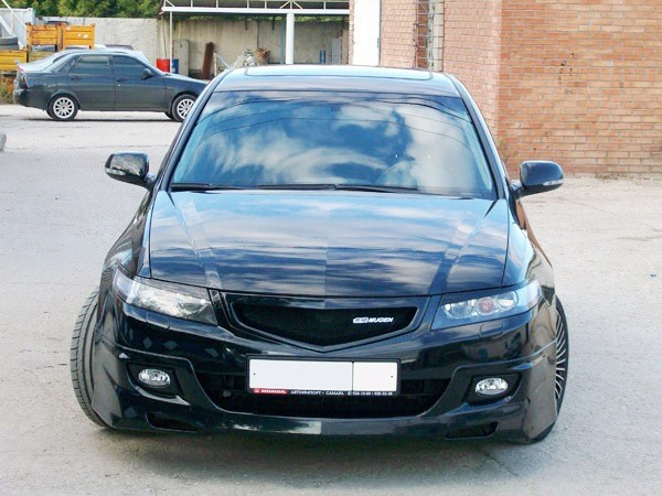 Решетка радиатора (сетка в комплекте) "MUGEN Style" для Honda Accord VII (2006-2008)