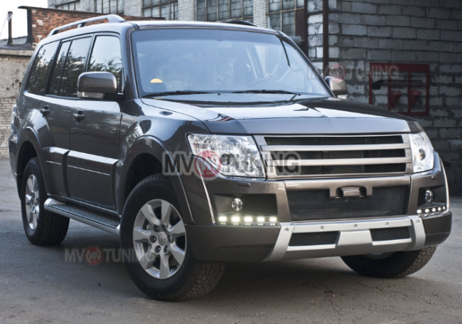 Бампер передний (в сборе) "Broomer Design" для Mitsubishi Pajero 4 (2006-2015)