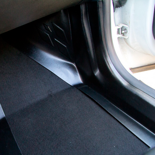 Накладки на ковролин передние "АртФорм" для Renault Kaptur (2016-н.в.)