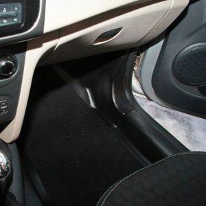 Накладки на ковролин передние для Renault Sandero 2 (2014-2018 г.в.), Renault Logan II с 2014 г.в., LADA Xray
