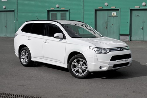 Накладки на пороги "Broomer Design" для Mitsubishi Outlander (3rd generation)(2012-2014)