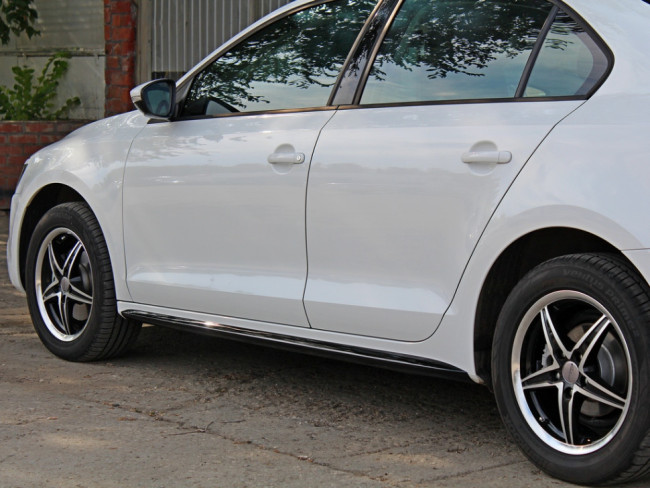 Накладки на пороги "GLI" (текстурный пластик) для Volkswagen Jetta VI (2010-н.в.)