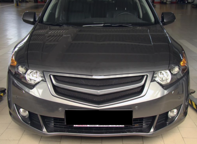 Решетка радиатора "Sport" var №3 (сетка в комплекте) для Honda Accord VIII (2008-2010)