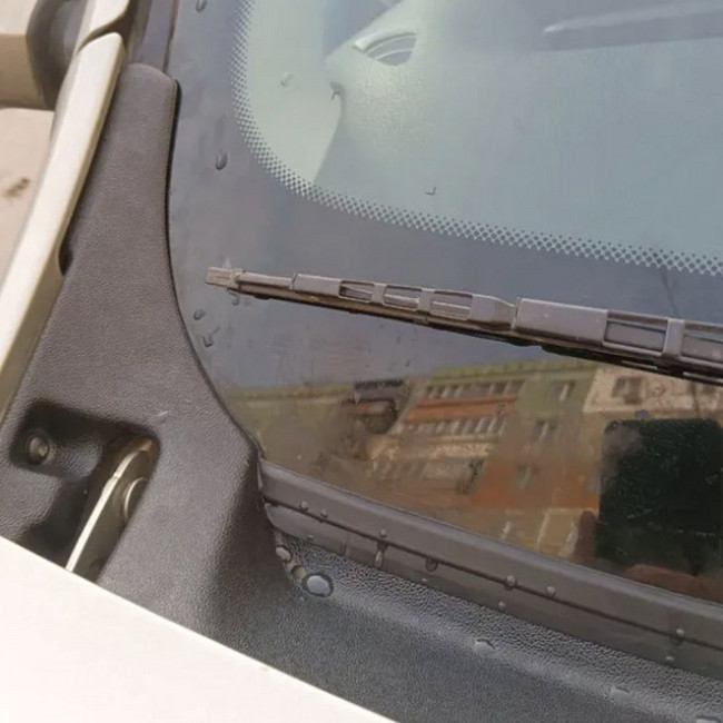 Накладка в проем стеклоочистителя(жабо) Var №1 для Renault Duster(2012-н.в) Nissan Terrano(2014-н.в)